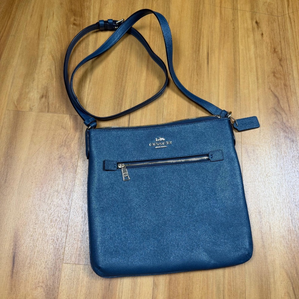 Coach Kitt Messenger Bag Midnight Blue Crossgrain Leather Crossbody C1556